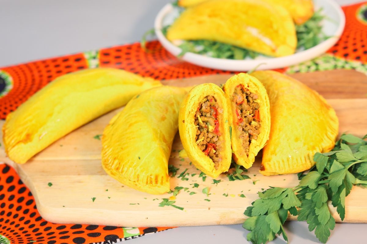 https://keeshaskitchen.com/wp-content/uploads/2022/07/Jamaican-Beef-Patties.jpg