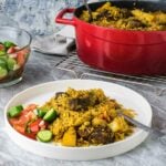 Pilau de ternera con ensalada de kachumbari.