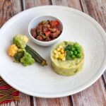 Mukimo keniano con estofado de ternera y verduras.