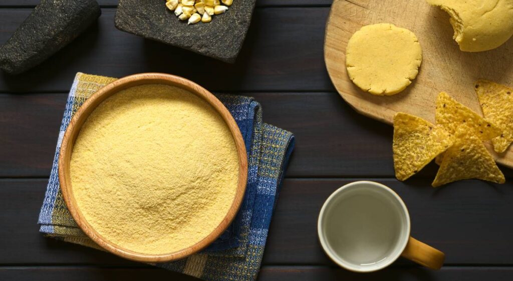 Substitute For Cornmeal - 5 Best Options And How To Use Them