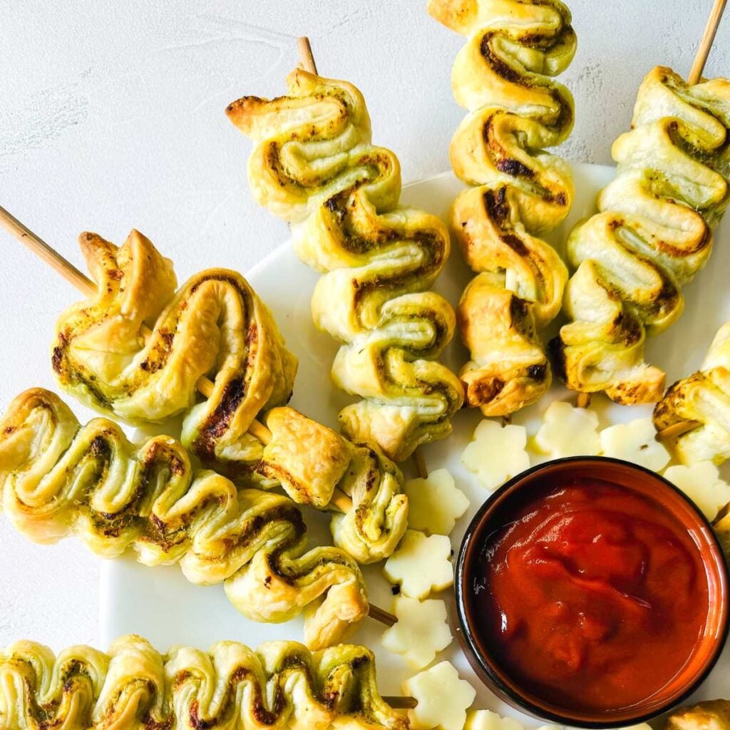 PUFF PASTRY PESTO CHRISTMAS TREES