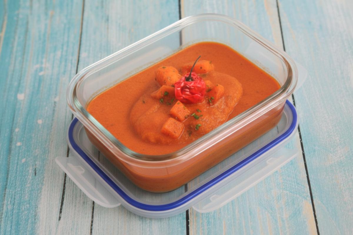 Chicken Mafé stored in a air container