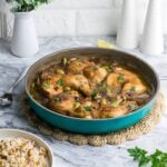 Pollo yassa senegal&eacute;s.