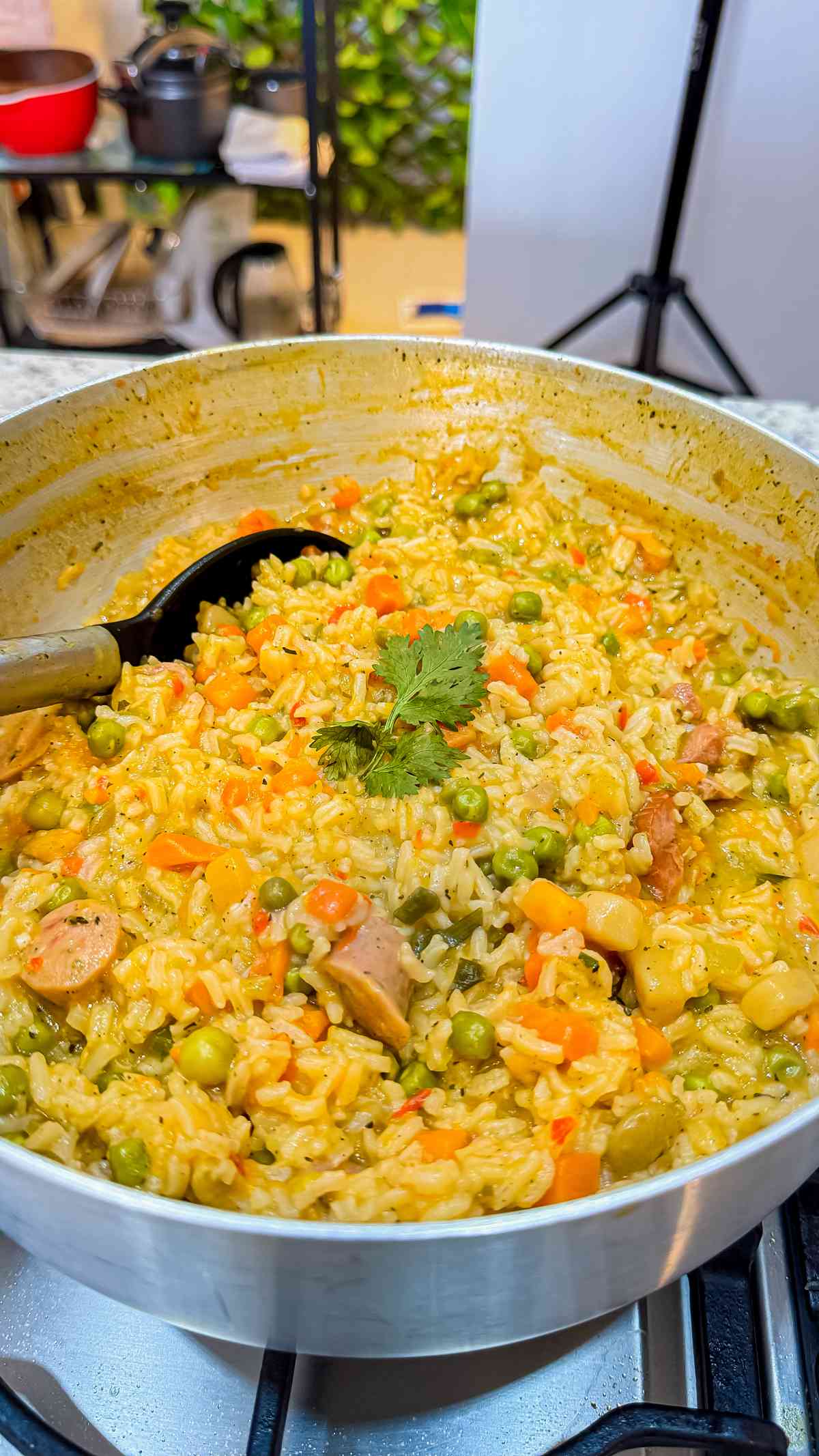 longaniza asopao in a big pan